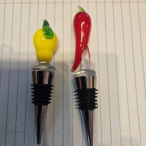 Bottle Stoppers (Set of 2 assorted stoppers)